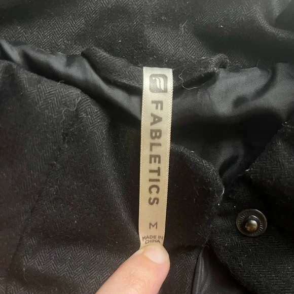 Gently used winter jacket. Size Medium. Long, very warm. - Picture 2 of 4